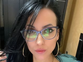HotBrunette79