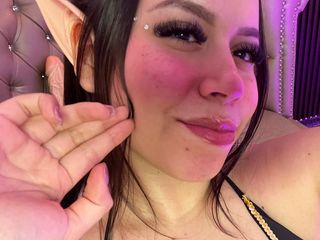 MaeveBoobs