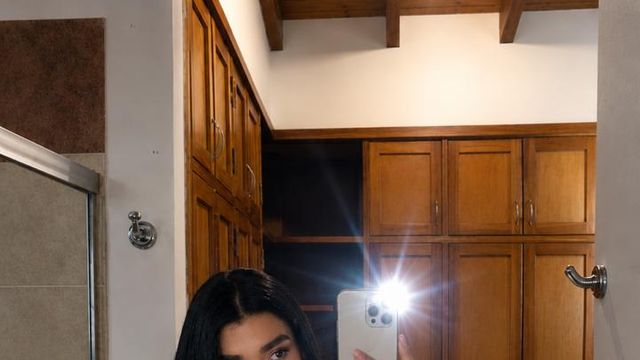 Camgirl Ainaramodel7, 26 Jahre