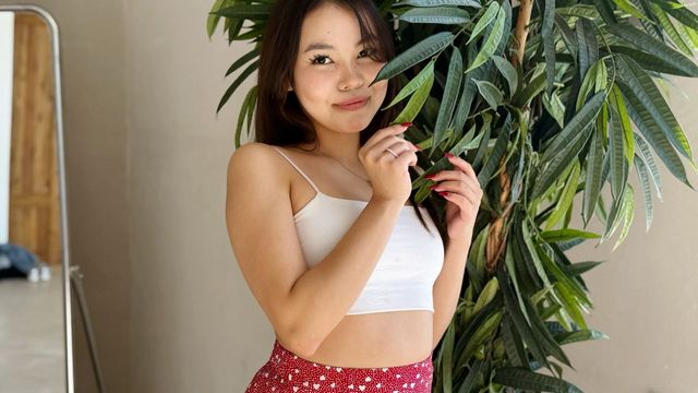 Camgirl SakuraX, 19 Jahre