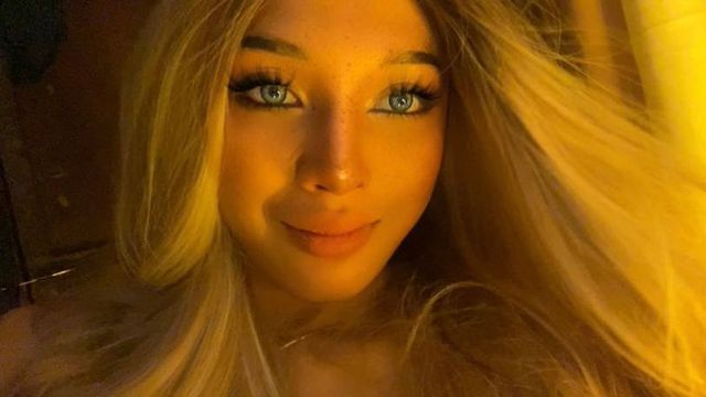 Camgirl UrGoddess_Bella