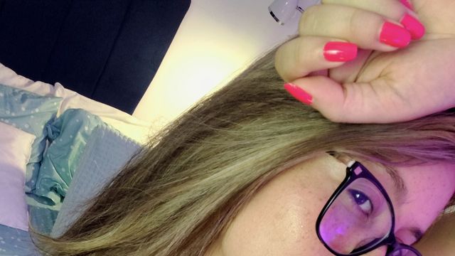 Camgirl Allieemod, 32 Jahre