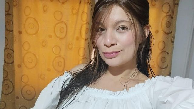 Camgirl EmaWilliams, 35 Jahre
