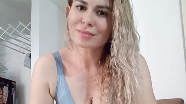 Camgirl SweetCharlotte, 42 Jahre