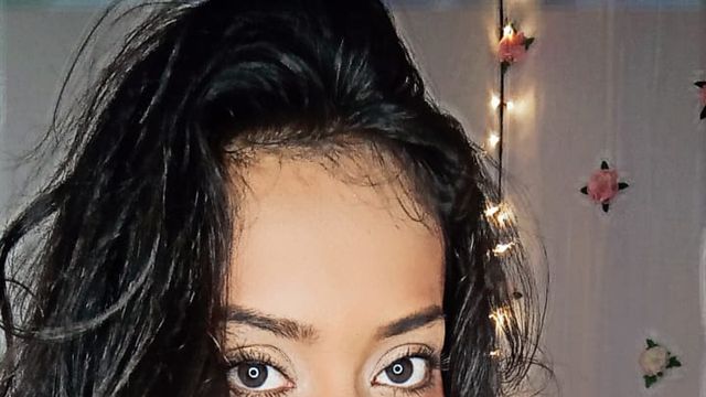 Camgirl NaughtyLuna