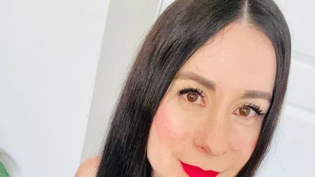 Camgirl HeisseVicki, 43 Jahre