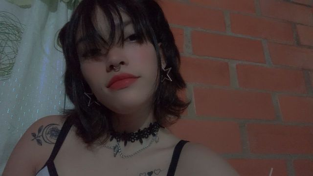 Camgirl AlliciaKim, 20 Jahre