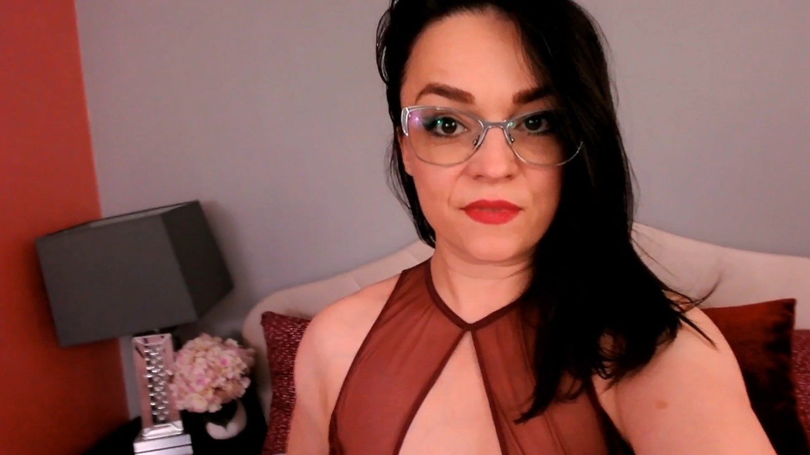 Preview 1: HornyMilffX Darf ich dir einen blasen und dir in die Augen sehen? Weißt Du wie Erotik klingt ?