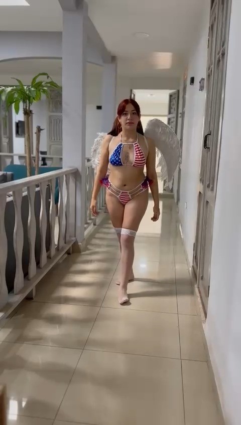 Preview 2: NaughtyNebula  Sexy Girl lässt Dich alles vergessen!