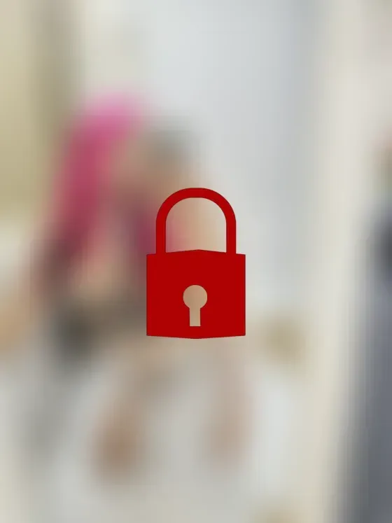 Pink, Glitzer und ganz viel schmutzige Gedanken 