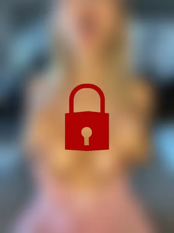 Komm pack mich und zieh mich aus! Ich will es versaut und dreckig!