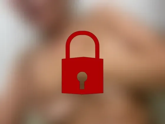 Mit dem Codewort NACKT