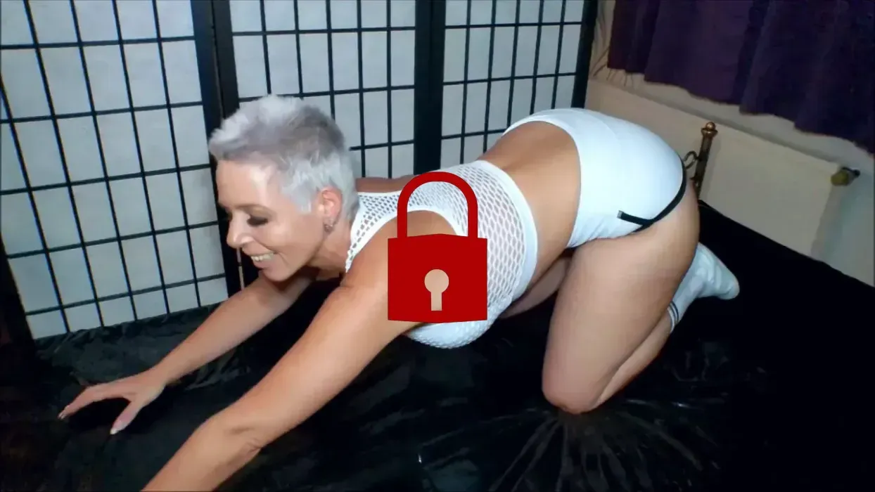 Gymnastik Lehrerin wird  Squirt geil ohne E N D E !