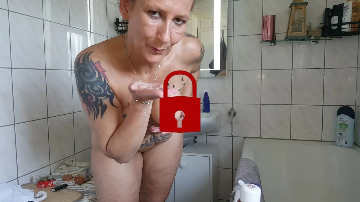 Nach dem Baden immer schön eincremen ;) Teil2