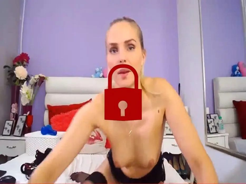 Dein riesiger Schwanz muss in meiner nassen Muschi bleiben! (ohne Ton)