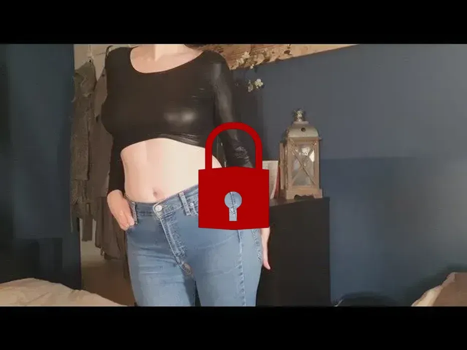 Jeansfick mit Mitbewohner