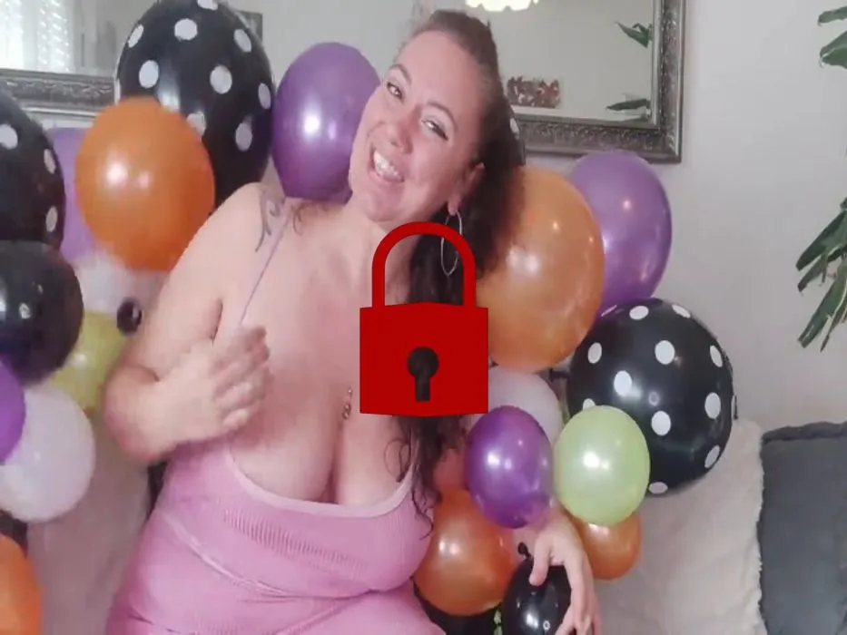 LOONER!! Die Ballons bringen meine Muschi zum Vibrieren!!
