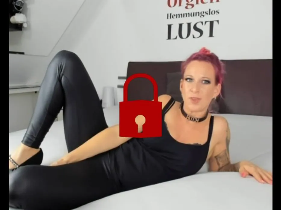 Wichsanleitung mit CandyBitch