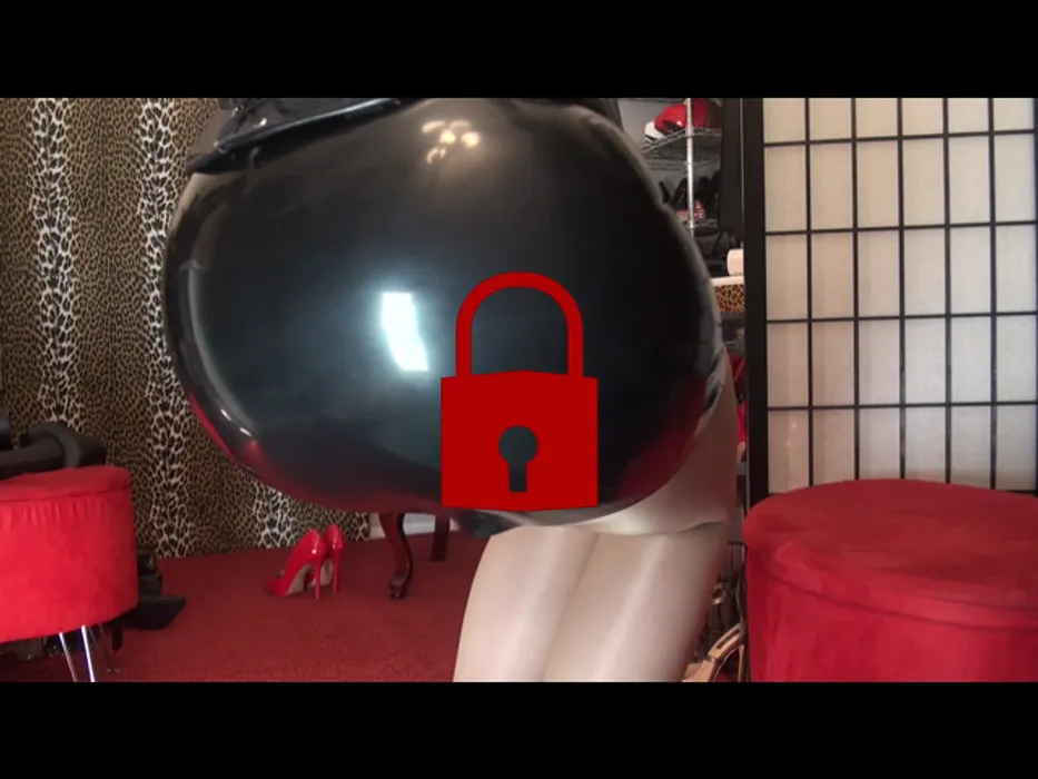 Latex Fetisch - Ein knallenger schwarzer Minirock (ohne Ton)