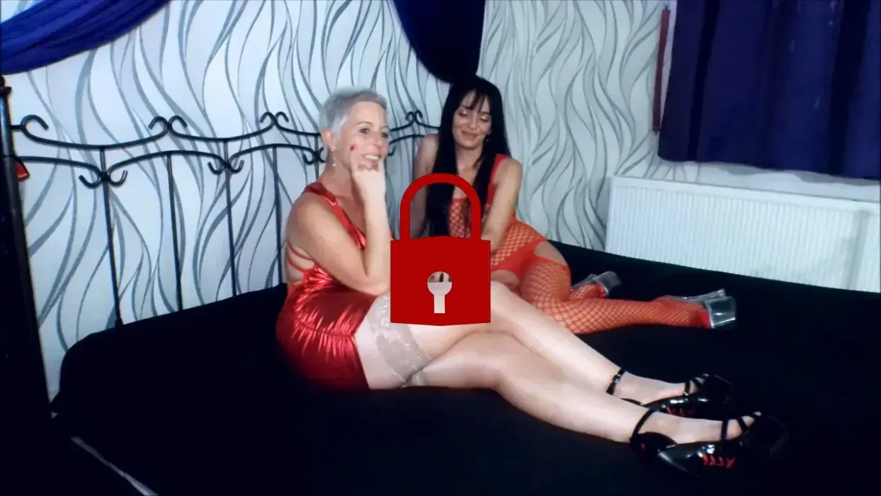 2 Monster Dildos für die  Luxus Muschis