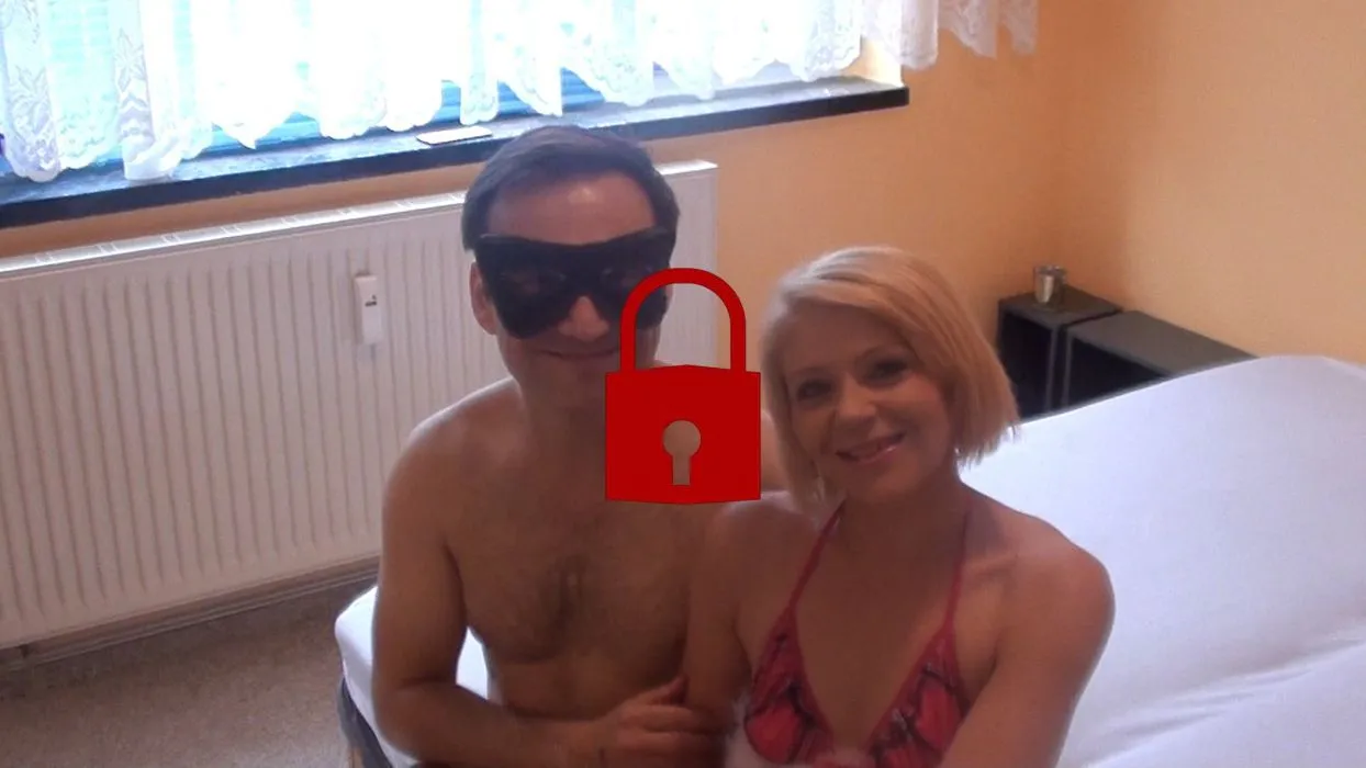 Moonflesh fingert mir die Fotze nass