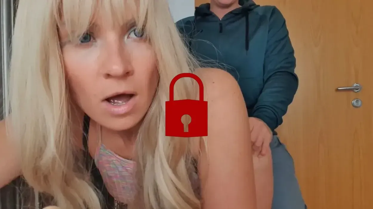 OMG!!! Mein Nachbar hat mich AO durchgefickt und mir voll ins Gesicht gespritzt!!!