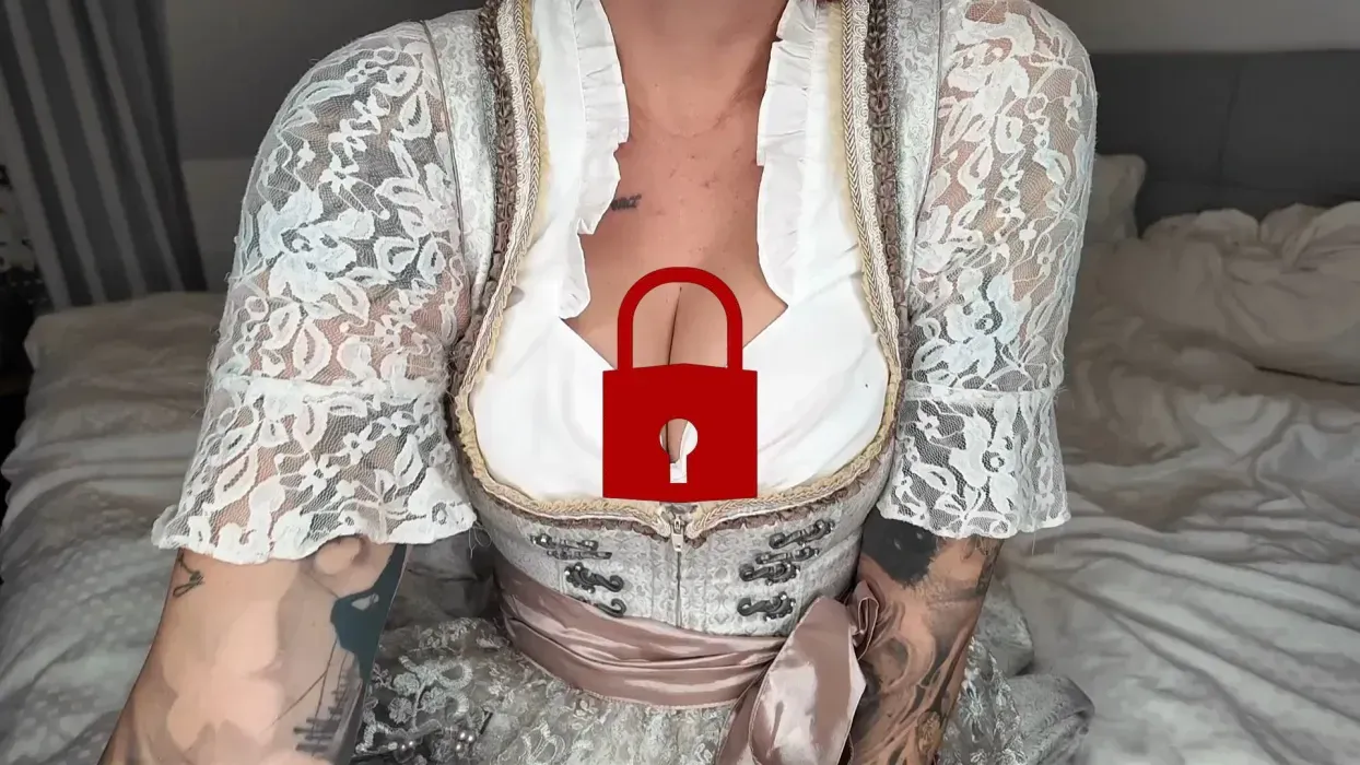 Vor dem Volksfest nochmal geil die Pussy gefingert !