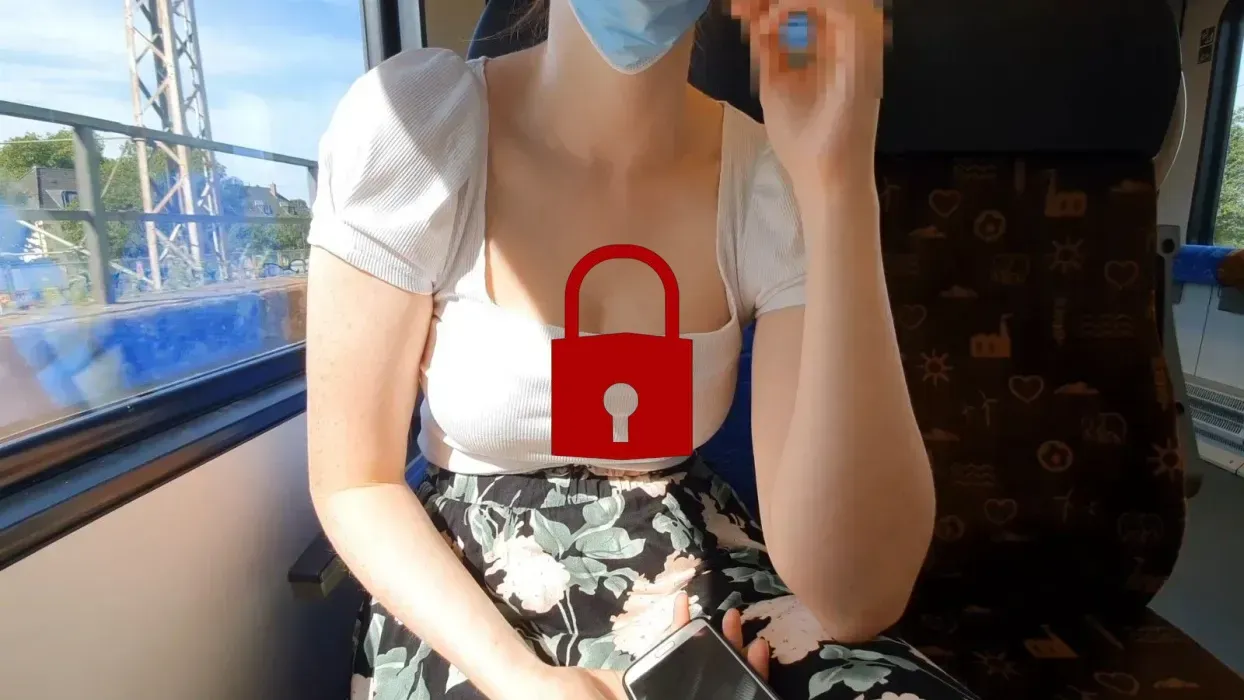 Auf die Bahn warten mit Lisa!!!!!!!!