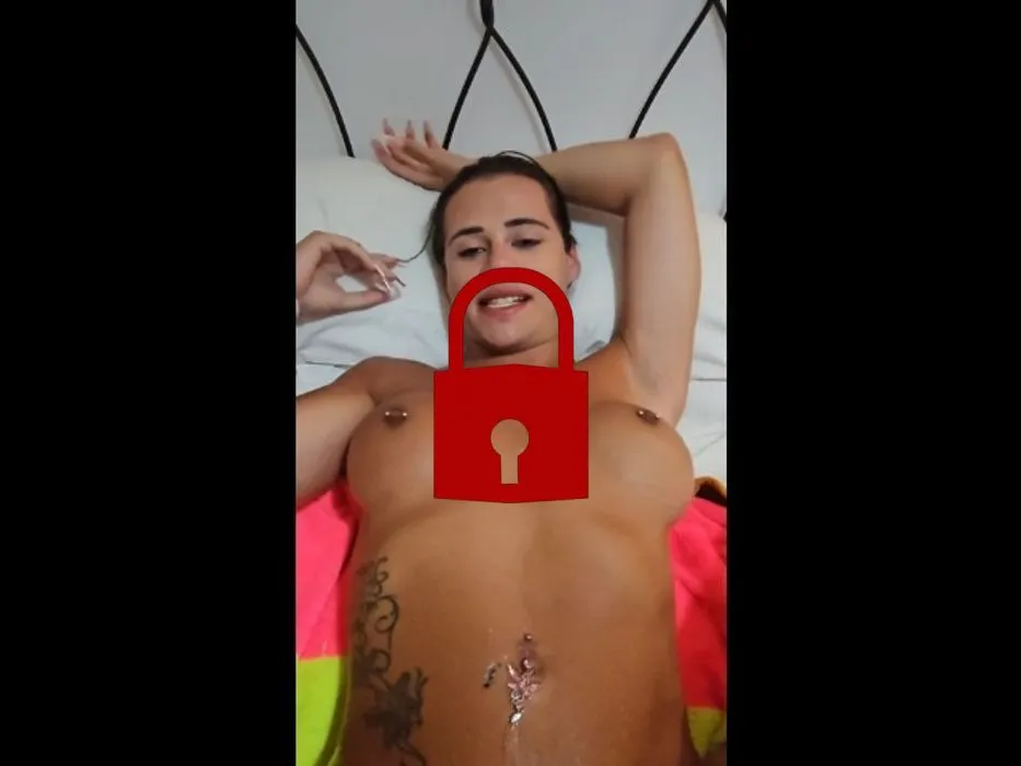 Er  fickt  meine arschfotze  durch