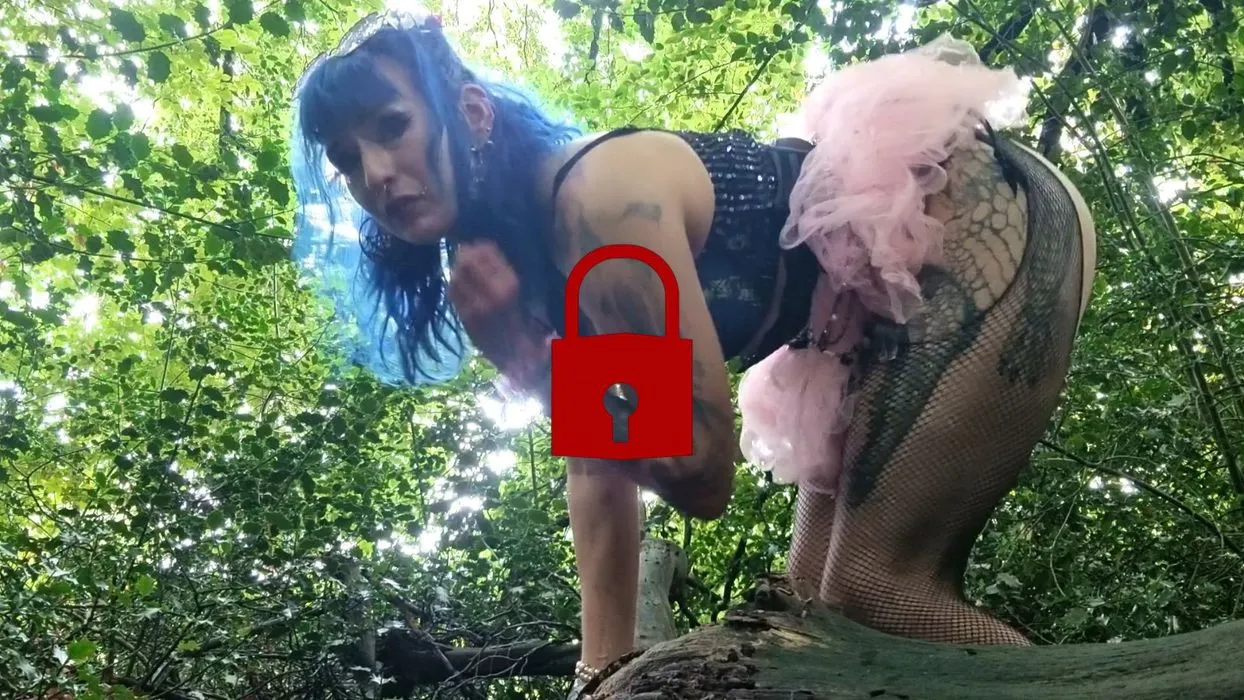 IIch muss dringend pissen und bin so geil!