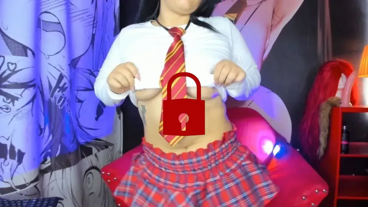 A sexy and horny schoolgirl needs a couple of lessons from her teacher 📏