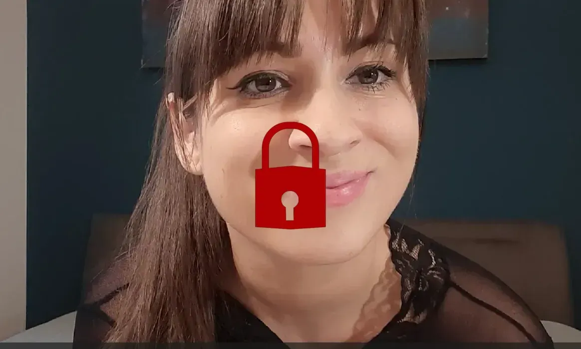 Drittes Weihnachtsgeschenk - Nylon Catsuit und Fingering 