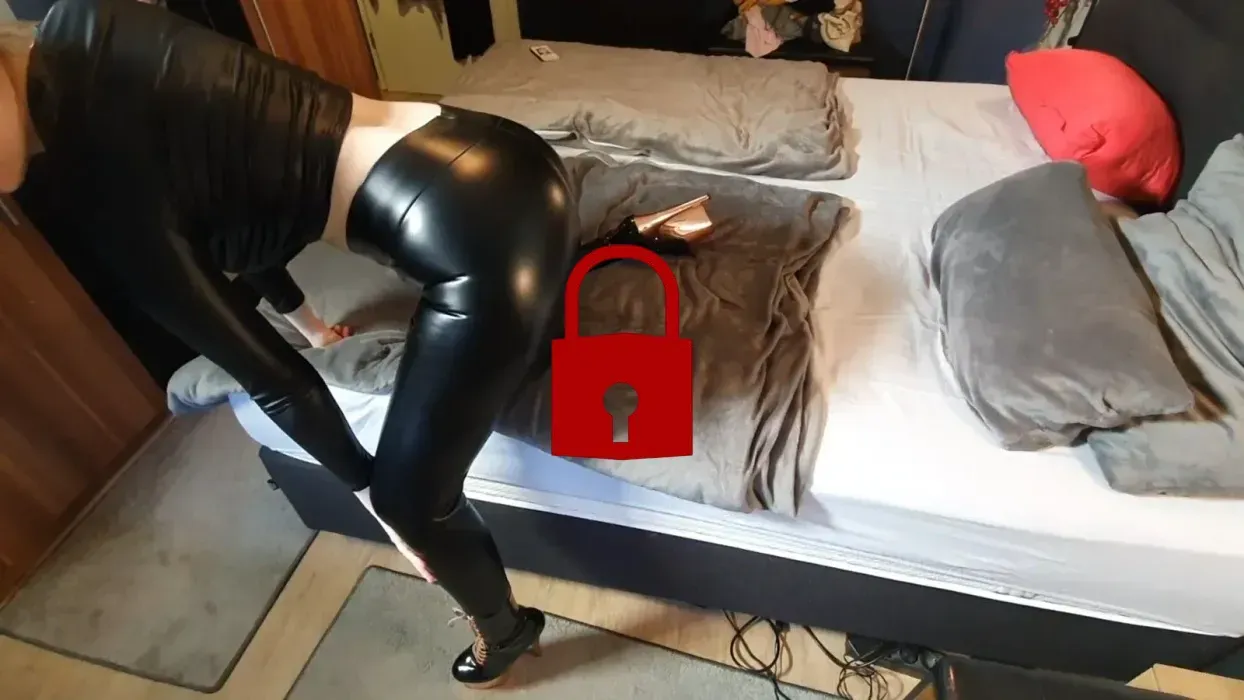 LederLeggings Bitch zerfickt