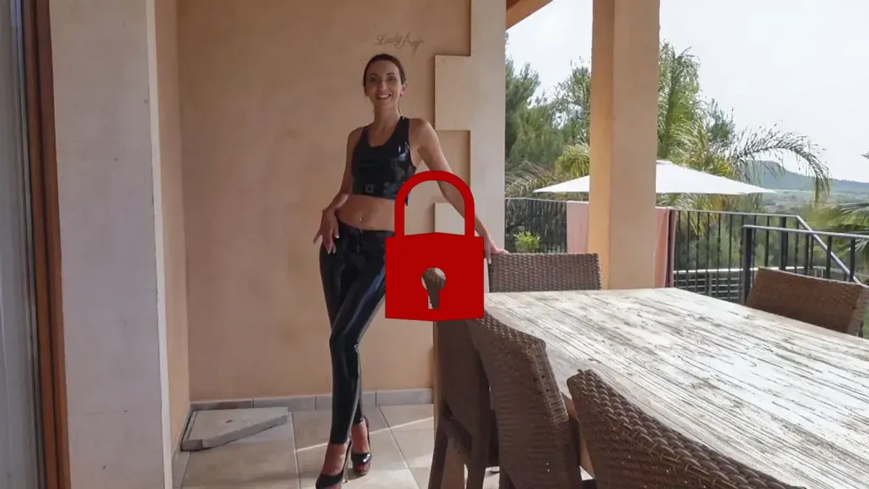 Orgasmus Explosion: Dirty Talk Latex Wichsanleitung