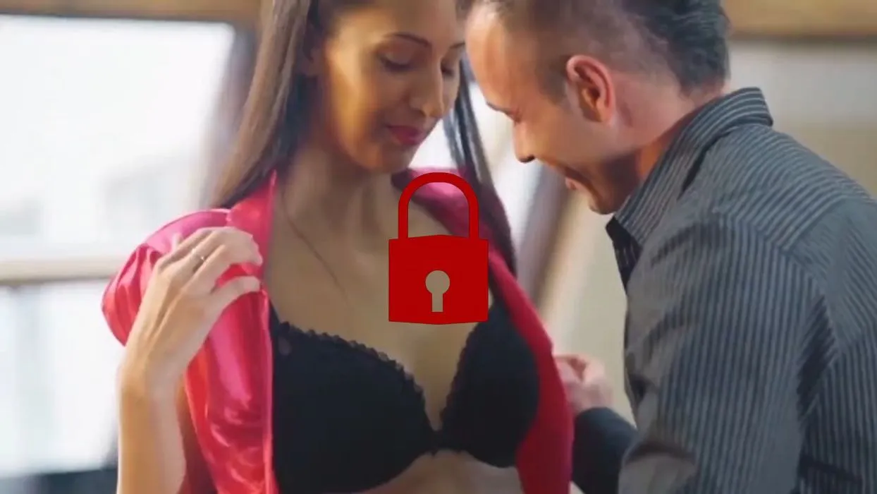 Neue Sekretärin flachgelegt und vollgespritzt!