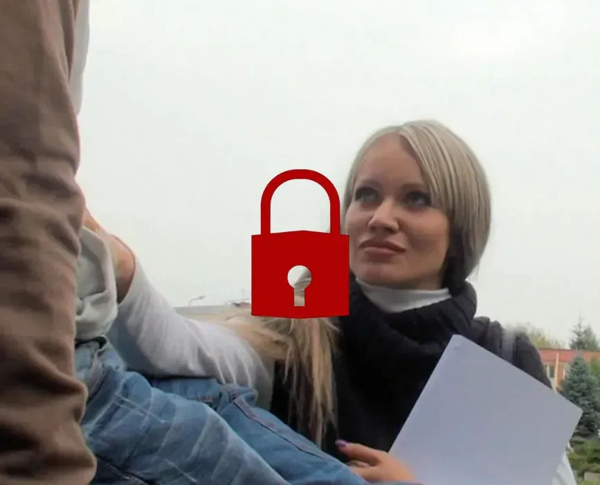 Studenten vor der UNI abgeschleppt!