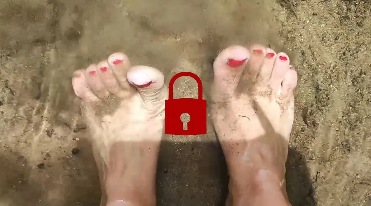 Fuss-Fetisch! Schlammbad im Bach für meine Füße!!