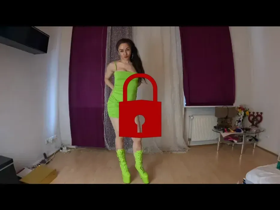 Marco User Wünsch Video. Highheels+ Deepthroaten Dildo+ Pussy und Arsch Fick und geilen Squirt