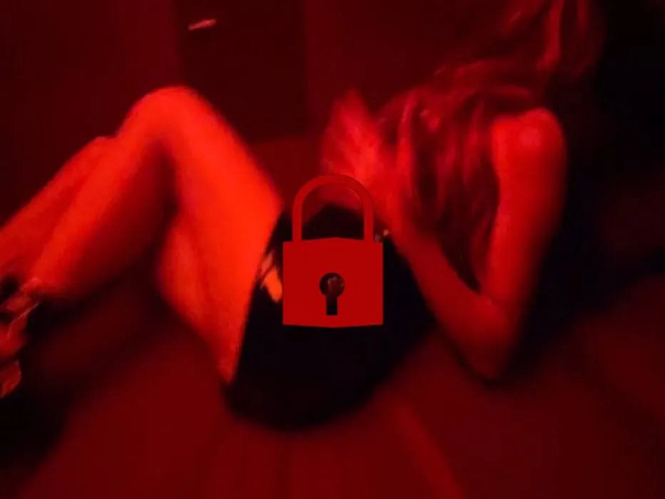 Im PornoKino durchficken lassen Part 2