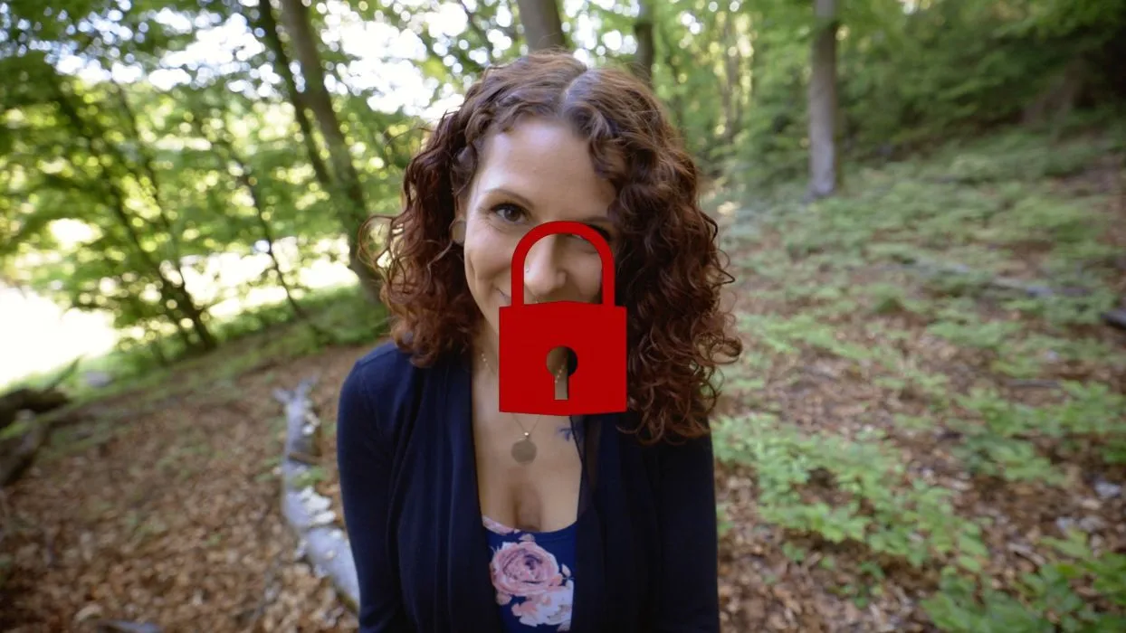 Scheiss auf Mindestabstand! Blowjob im Wald!