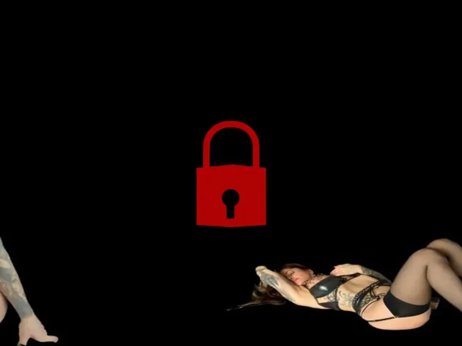 Mein geiles feuchtes Dildospiel in Nylons