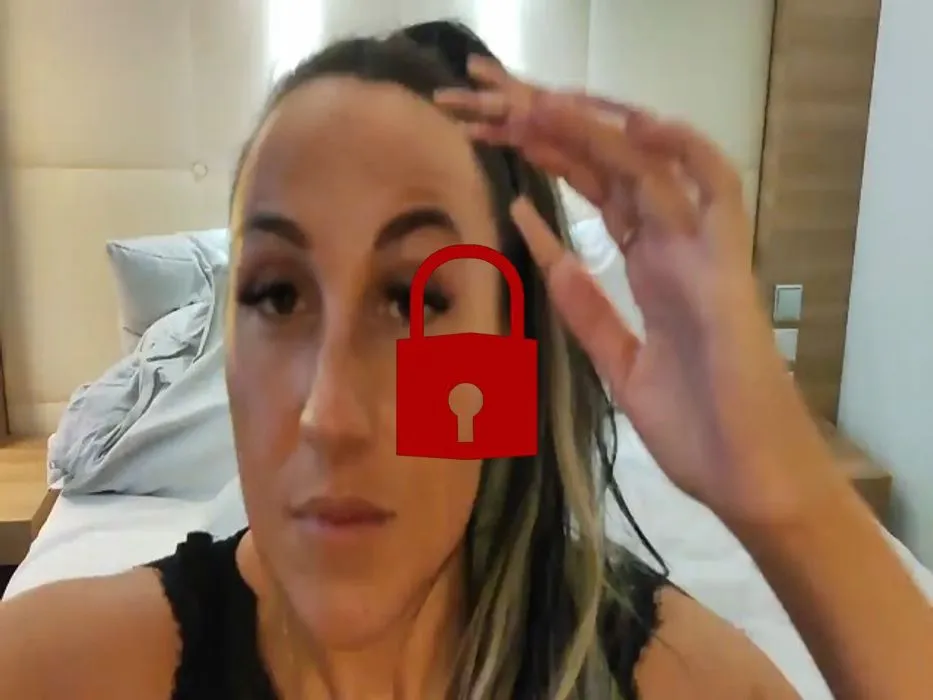 HALB BERLIN SCHAUT ZU!! Extrem Anal am Hotelfenster!!