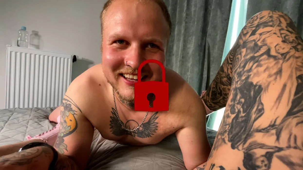 Lecklöwe Lennox leckt mich Wund!