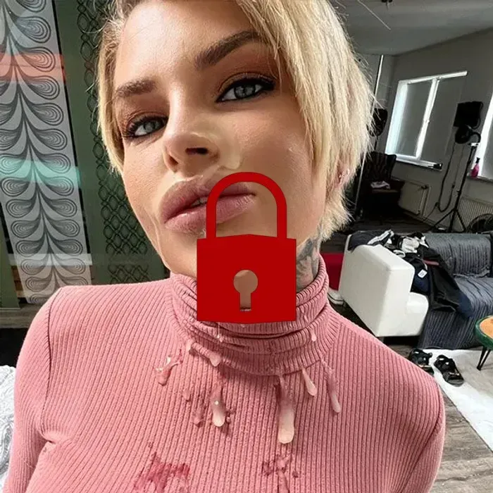 Mega Cumshot in my Face
