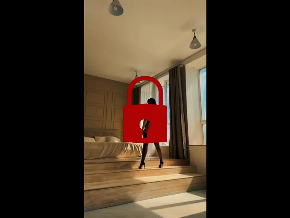 wanna cum keep me company this  GODDESS? 