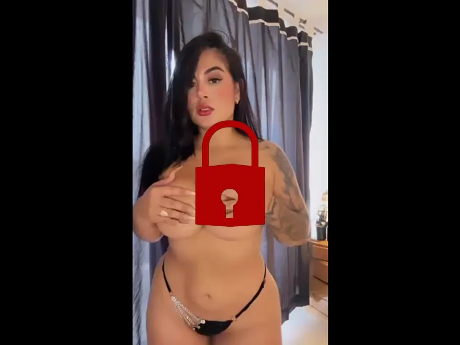 Playing with my breasts: Kisses, soft strokes and provocative movements