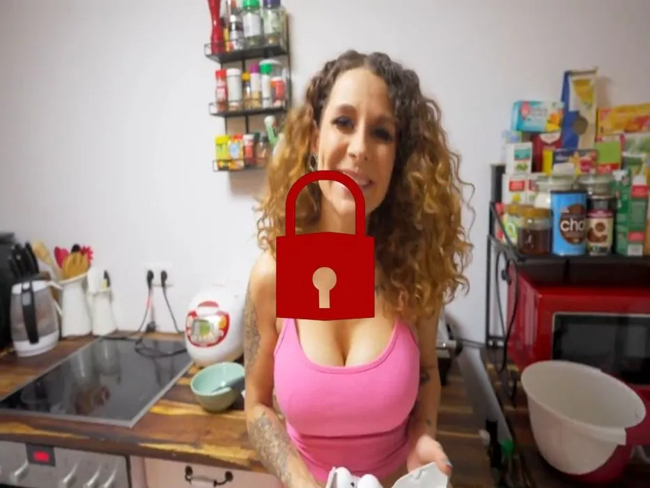 CREAMPIE! Jungschwanz Nachbar hilft mit (seinen) Eiern aus