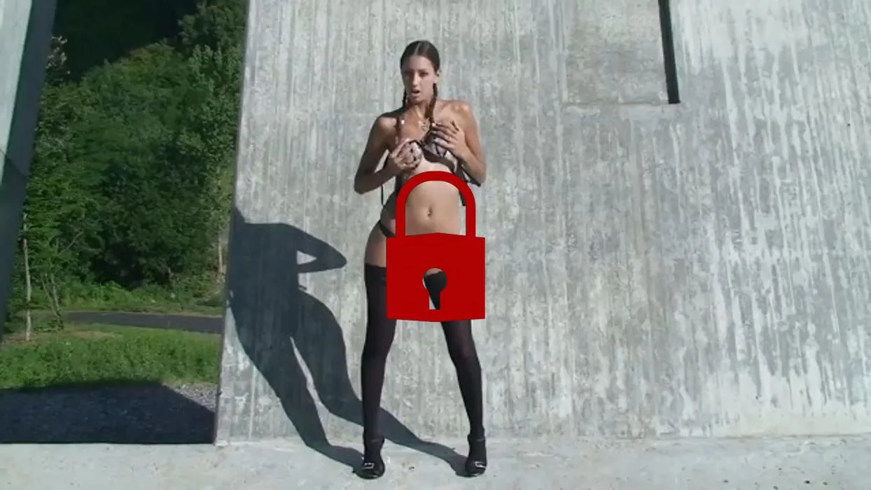 Einfach irgendwo unter der Brücke geil rumgefickt!