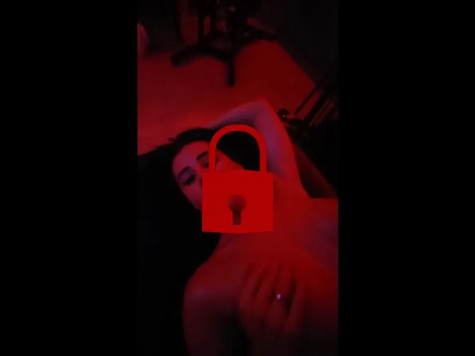 Er hat mein schwanz  schön  geil  mit dem  stab  bearbeitet