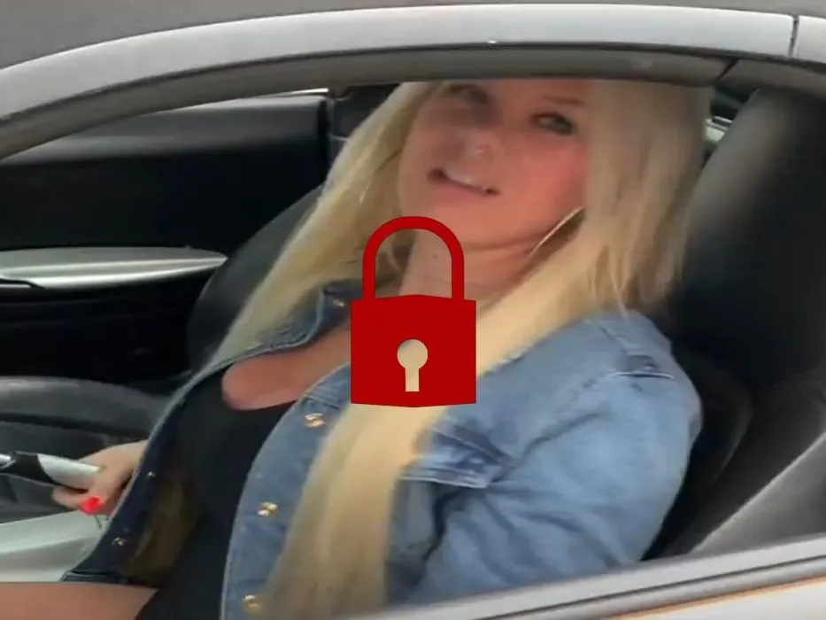 I'M BARBIE IN MY PLASTIC WORLD ohh is fantastic I BUMS MICH GRATIS AM AUTO WEG